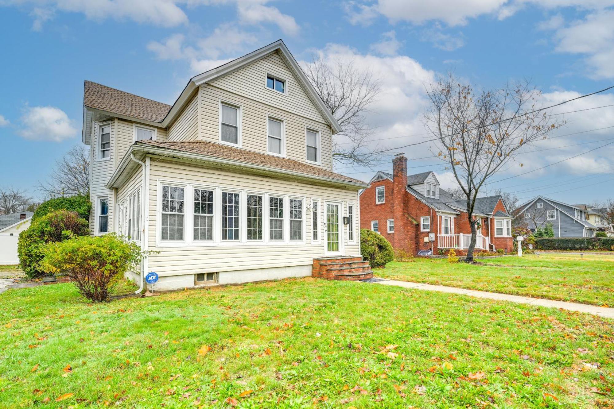 Charming Long Island Home With Fenced Yard! Фрипорт Экстерьер фото